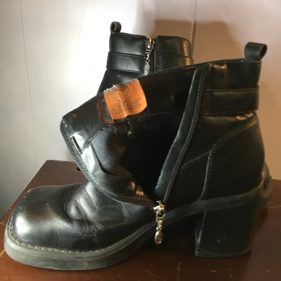 Shoes - Picture 7 of 8